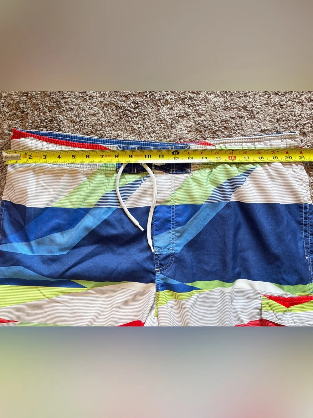Sonoma Mens Large Blue and white Swim Trunk Shorts with Cargo Pocket.